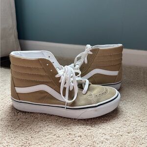 Women’s High Top Vans size 9